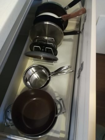 コンロ下収納