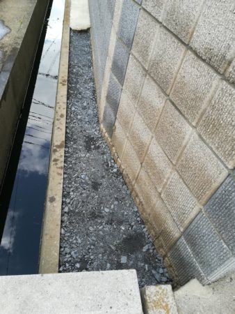 ブロックと水路