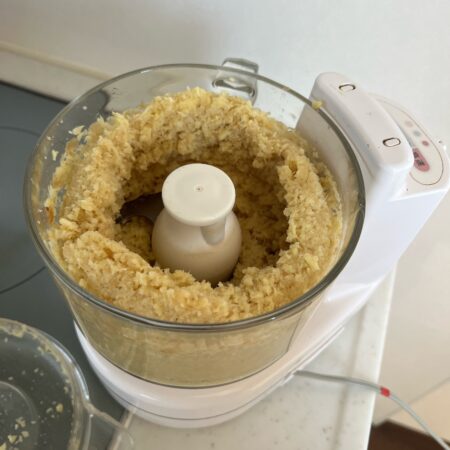 生姜をFPでみじん切りに