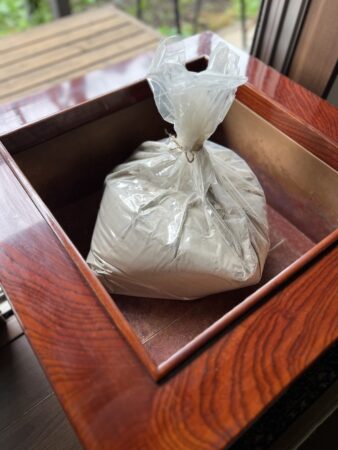 20リットルの灰