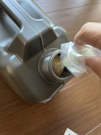 ウッドロングエコをタンクへ